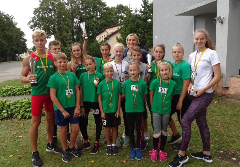 Tradiciniame 3 km bėgime Mikytai - Pagėgiai dalyvavo ir Šilutės sporto mokykla
