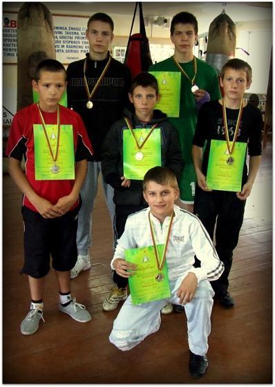 Visi boksininkai grįžo su medaliais