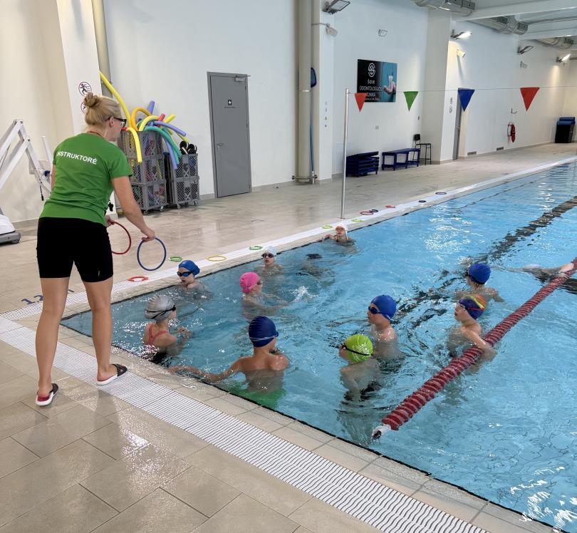 Neformalaus vaikų švietimo (NVŠ) mokymo plaukti užsiėmimai baseine 