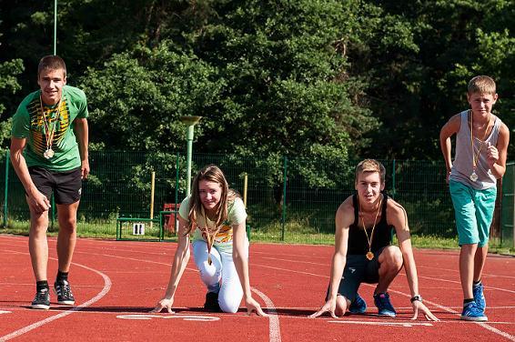 Mūsų lengvaatlečiai - pirmi rajonų grupėje