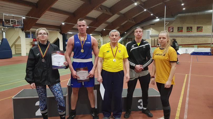 Iš jaunimo čempionato grįžo su medaliais 