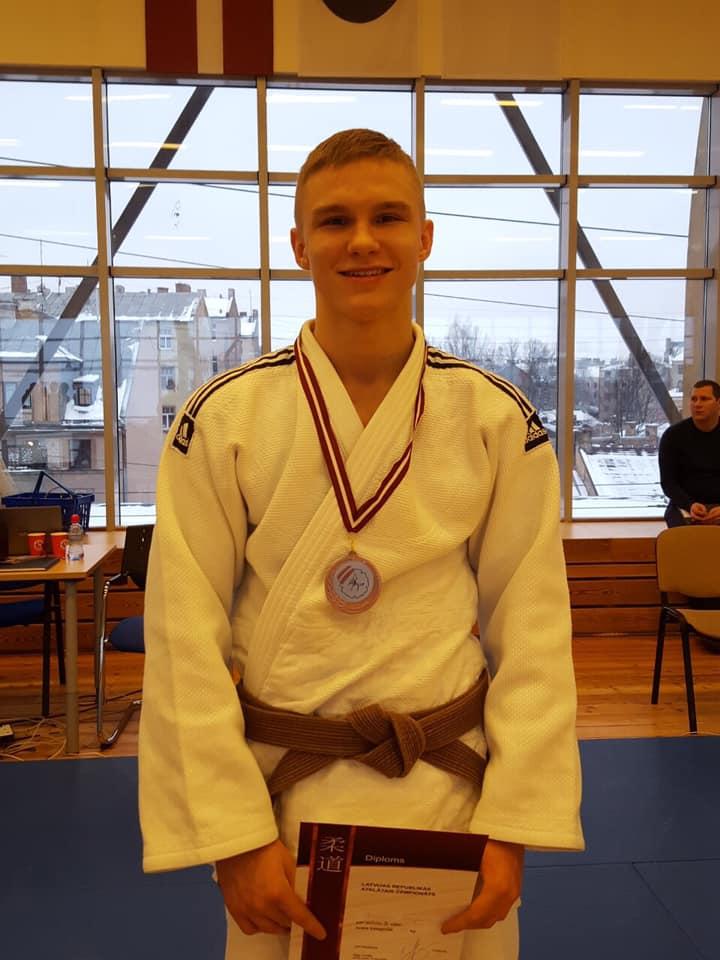 Suaugusiųjų dziudo čempionate Ernestas Sagalec iškovojo bronzos medalį