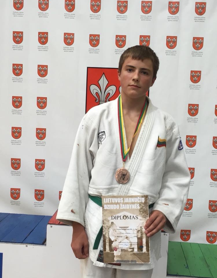 Uosiui Knapkiui jaunučių dziudo žaidynėse bronza