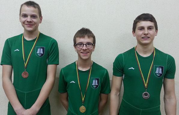 SUNKIAATLEČIAI PARSIVEŽĖ TRIJŲ SPALVŲ MEDALIUS