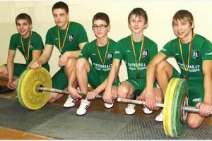 Naujiena - Trys auklėtiniai pateko į Lietuvos jaunučių-moksleivių s. a. čempionato finalines varžybas